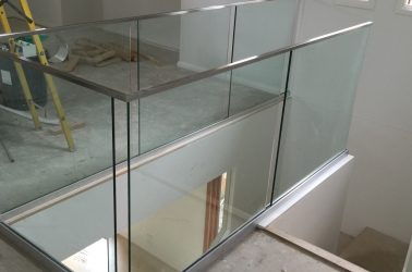 frameless-balustrade-top-rail-25x25
